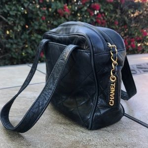 Authentic Lambskin Quilted Chanel handbag 90’s